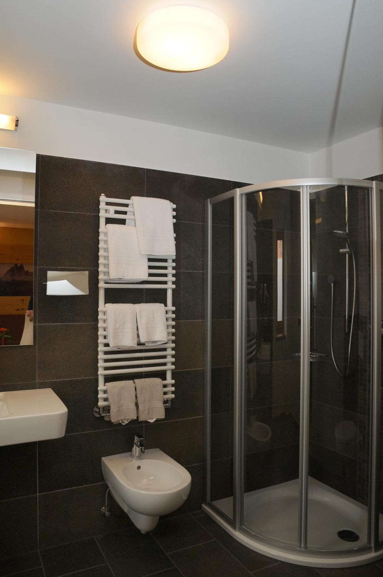 Hotel Olaga Valdaora di Sotto Ngoại thất bức ảnh